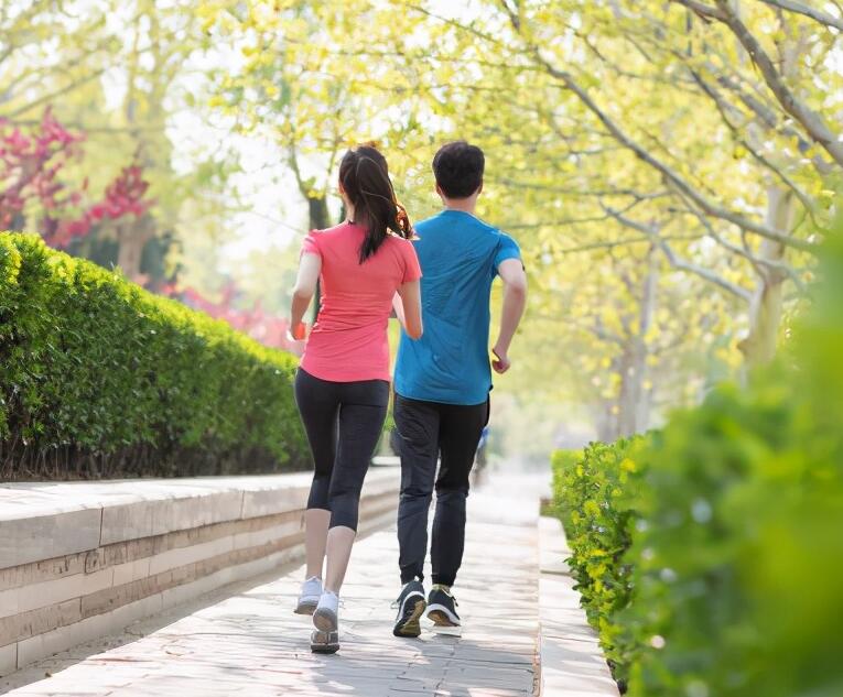 跑步后怎么放松肌肉 跑步后怎么放松肌肉