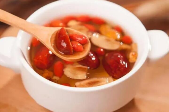 紅棗和枸杞一起泡水喝有什么作用 紅棗和枸杞一起泡水喝有什么作用