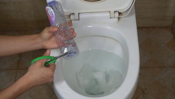 馬桶堵了如何自己快速疏通 馬桶堵了如何自己快速疏通