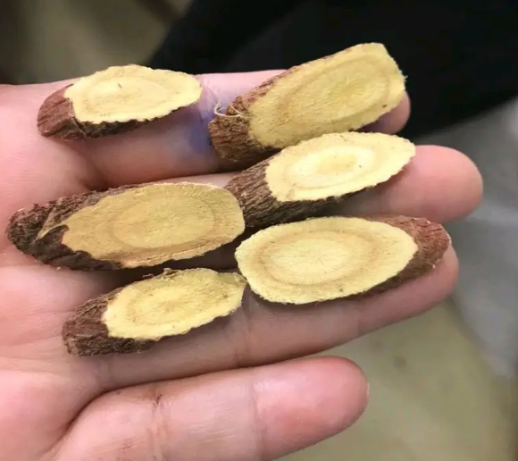 甘草泡水喝有什么好處和壞處 甘草泡水喝有什么好處和壞處