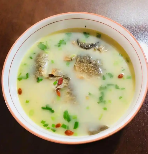 喝鯽魚湯有什么好處 喝鯽魚湯有什么好處